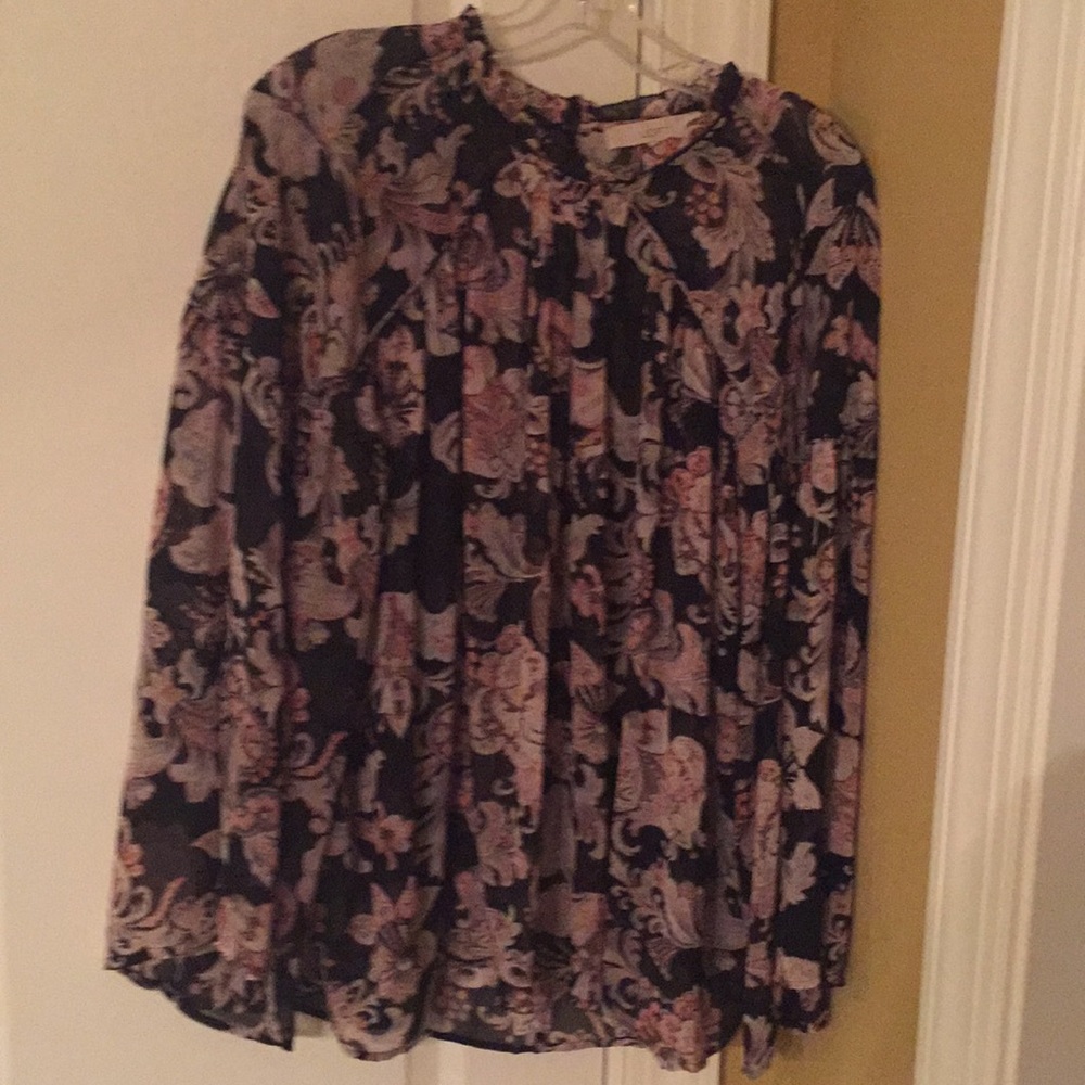 LOFT flutter sleeve blouse